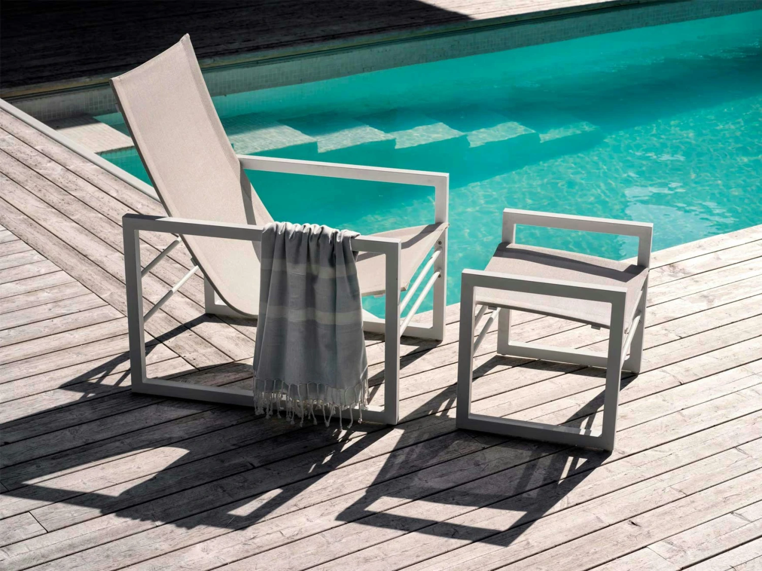 Brafab Vevi Sessel Aluminium , Weiß – Bild 3