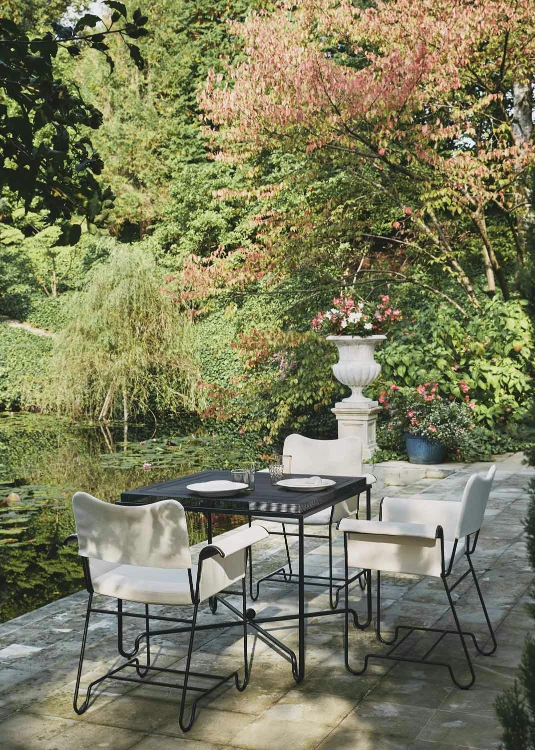 Gubi Tropique Esstisch 90x90 Cm, Schwarz – Bild 4